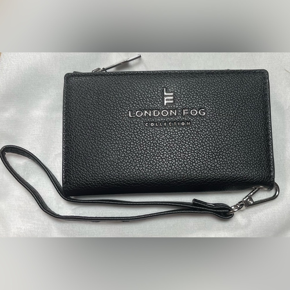London Fog Perth Bifold Wristlet Wallet